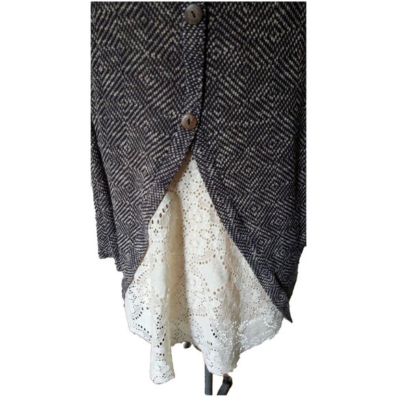 SAGE long lagenlook light sweater top back buttons and crochet lace insert L - Picture 6 of 12